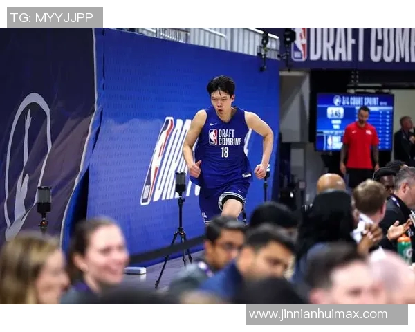 杨瀚森首节短暂出场表现平平仅得1篮板无得分贡献